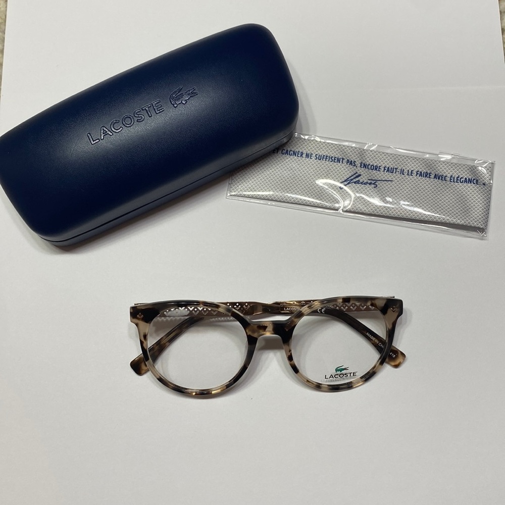 Brand New Lacoste L2806